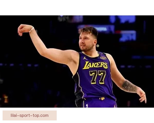 东契奇腿筋拉伤真因揭晓 湖人将帅回应伤病 詹姆斯强调健康是最重要财富