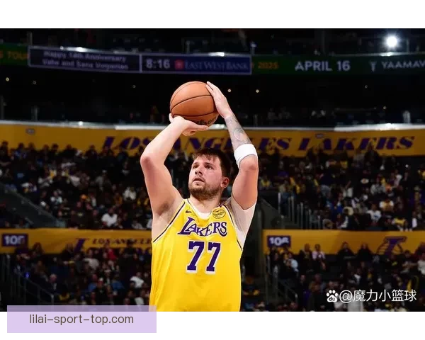 东契奇连续26场得分超四十创历史第三 詹姆斯投篮命中率刷新个人纪录