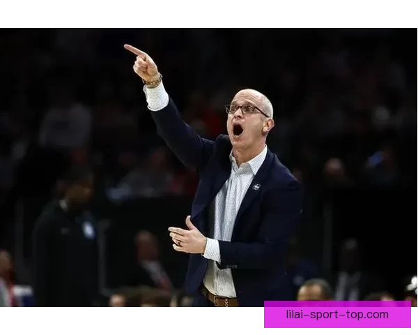 康大名帅赫尔利带队四年三度闯全美冠军赛击败伊利诺伊晋级